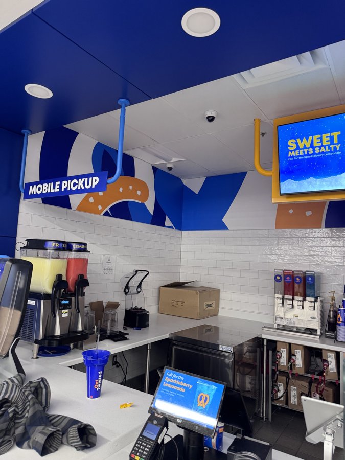 Sheetz mobile pickup zone with custom blue accent elements